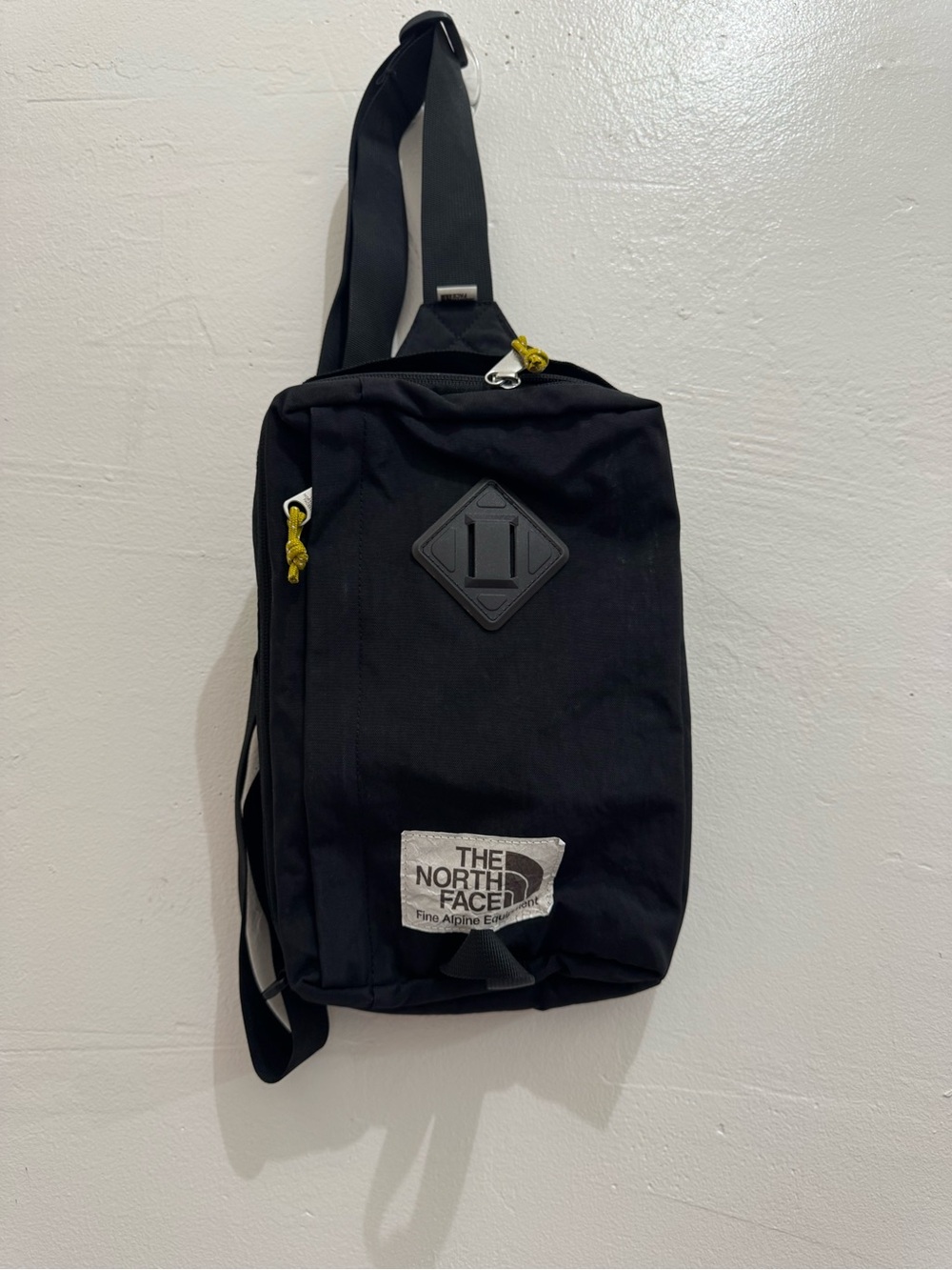 The North Face Berkeley Field Bag - Black Crossbody Sling